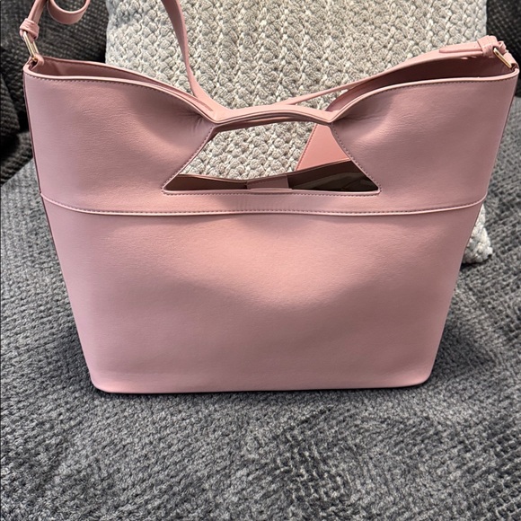 Elegant Bebe Pink Leather Tote Bag - Picture 7 of 9
